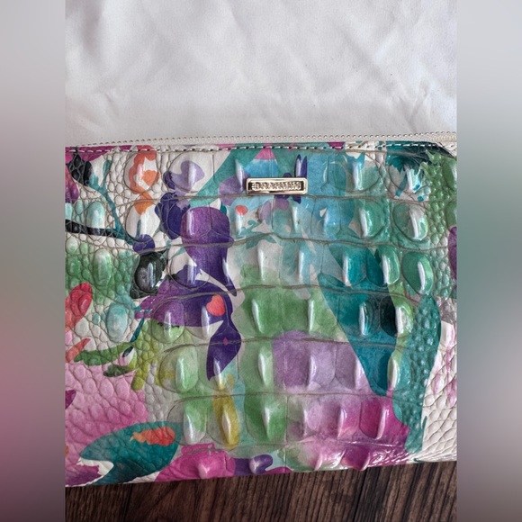 NWOT Brahmin Daisy Daylily Melbourne Leather Wristlet Clutch - Picture 2 of 14
